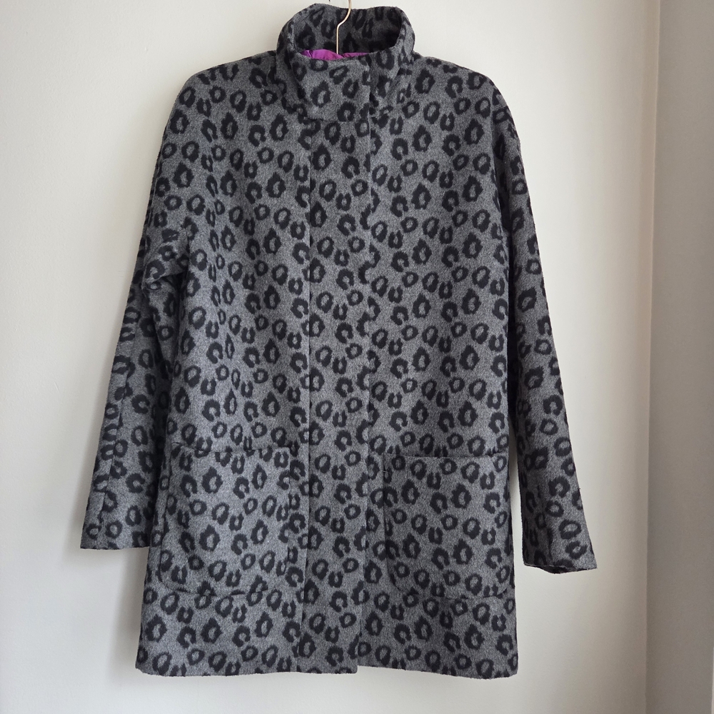 Gray Black Leopard Print Coat Funnel Neck Zip Front XS Old Navy EUC